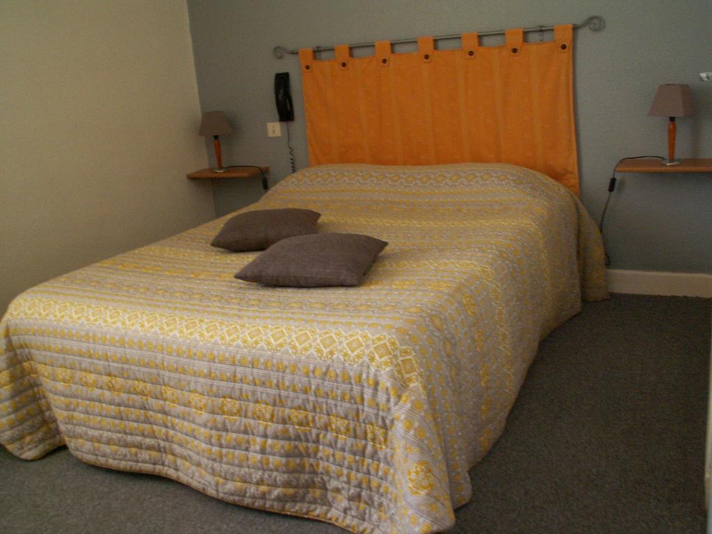 Le Relais Du Pont De Rhodes Frayssinet Room photo