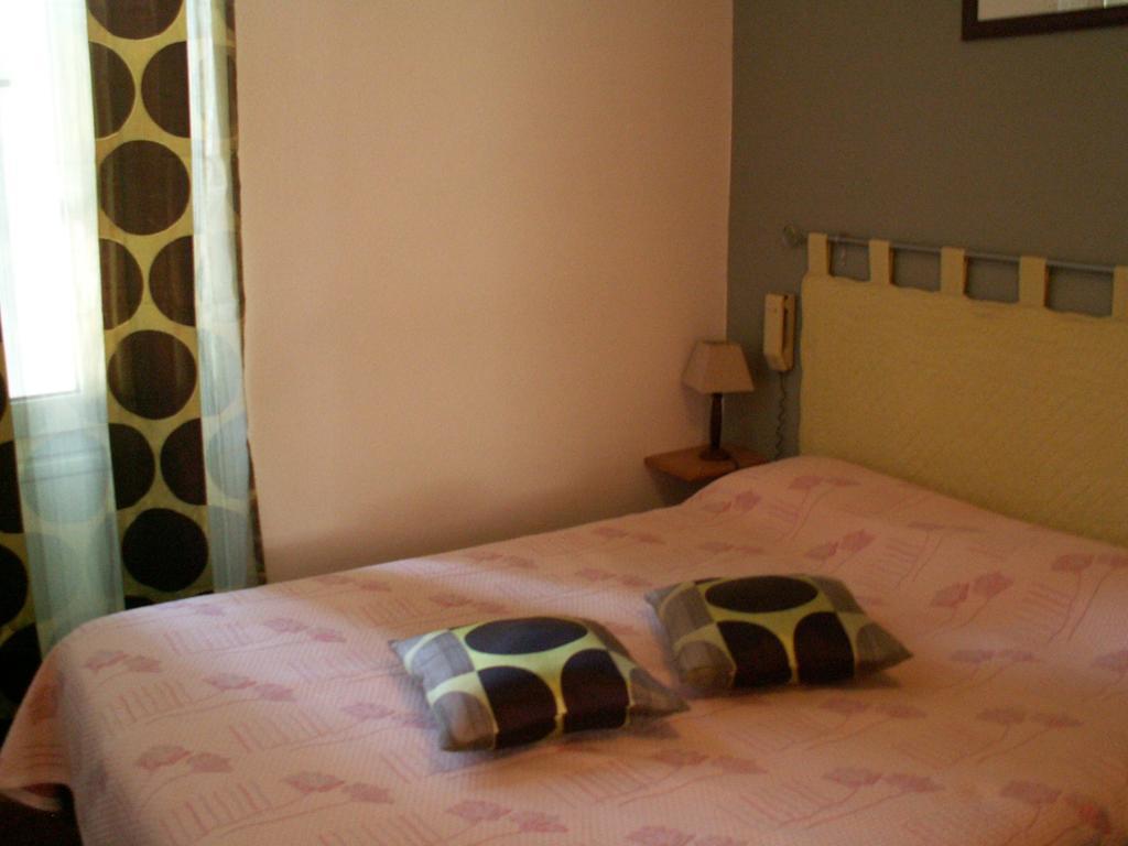 Le Relais Du Pont De Rhodes Frayssinet Room photo