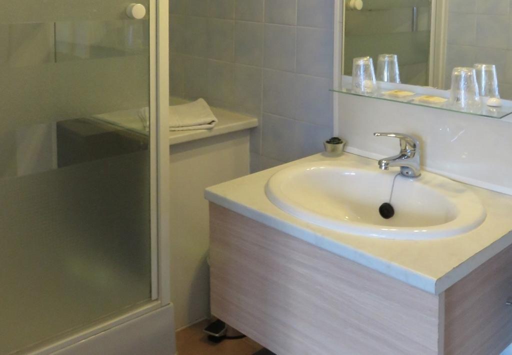 Le Relais Du Pont De Rhodes Frayssinet Room photo